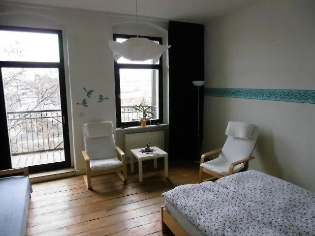 3R-Fewo-Bis-9-Personen-Zentral-T4 * Dresden